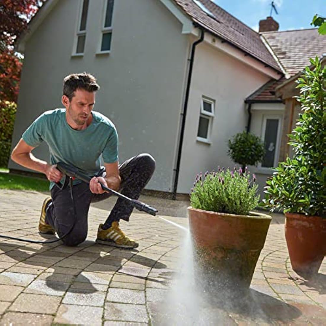 Bosch UniversalAquatak 125 Pressure Washer – 1500W, 125 Bar Power