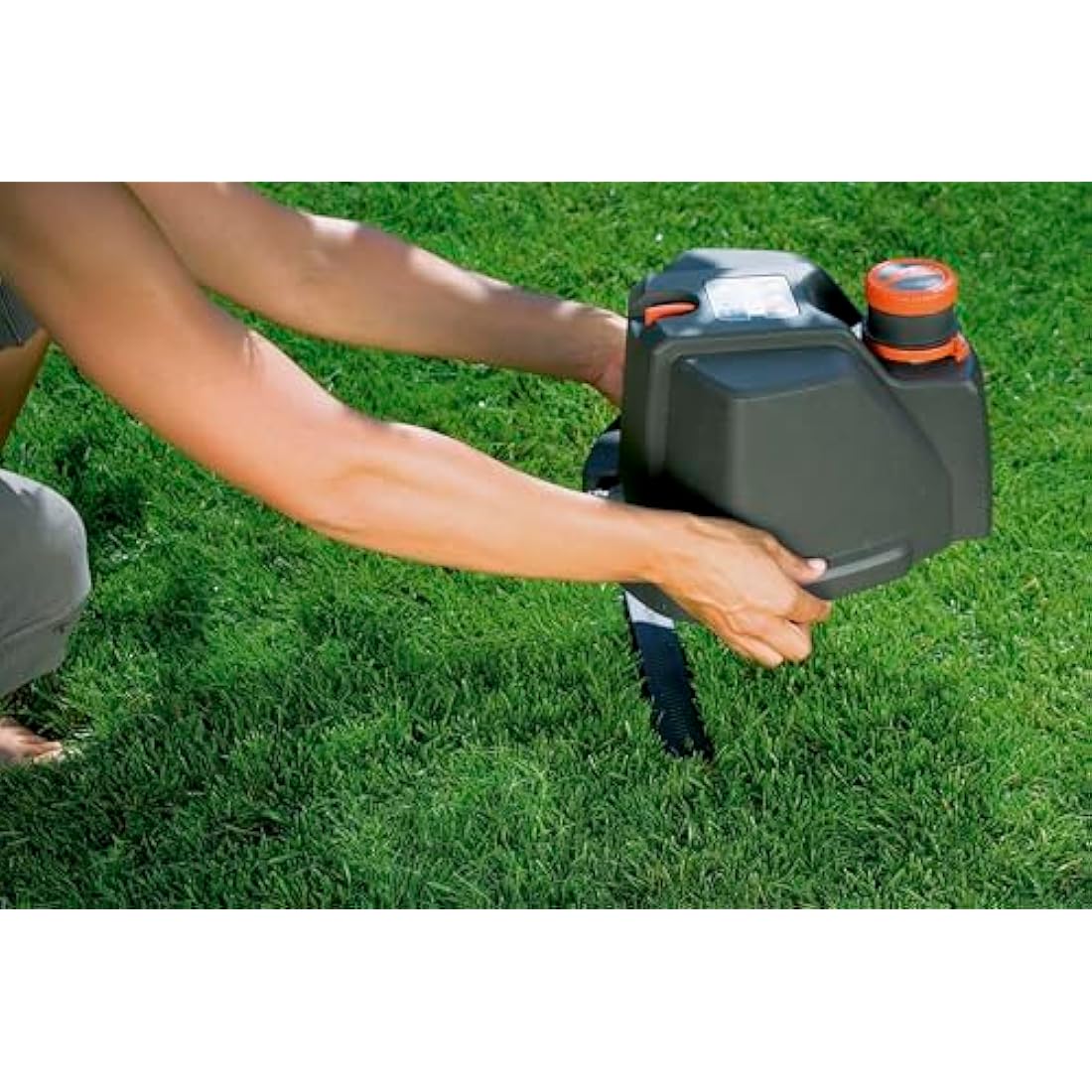 Gardena AquaContour Automatic Large-Area Garden Sprinkler – 8133-20