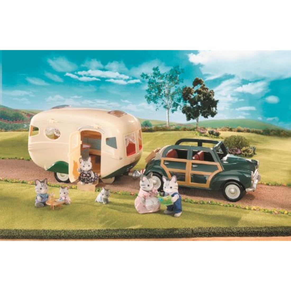 Sylvanian Families Caravan Playset – Miniature Toy with 35+ Accessories