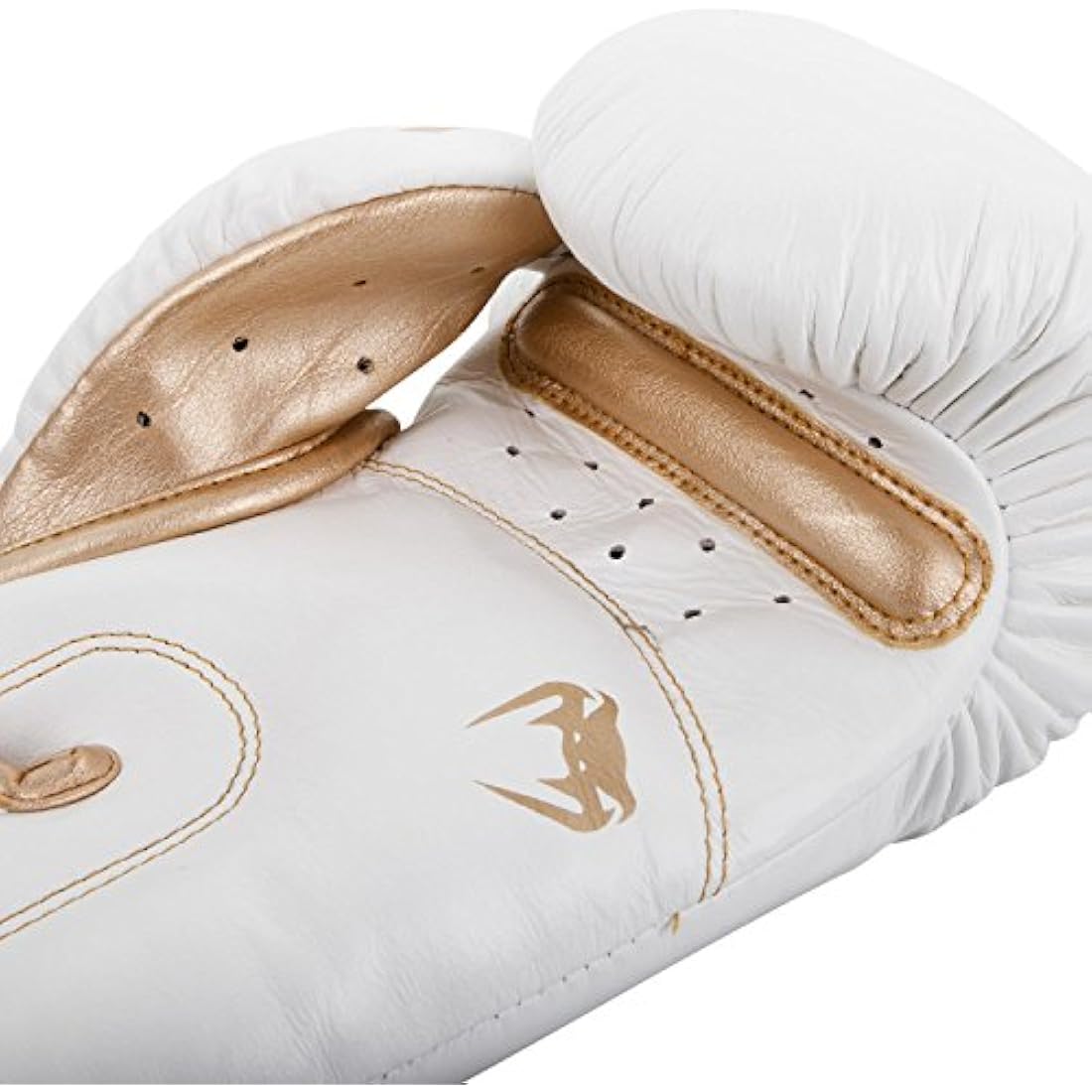 Venum Giant 3.0 Boxing Gloves – Triple Density Foam for Muay Thai