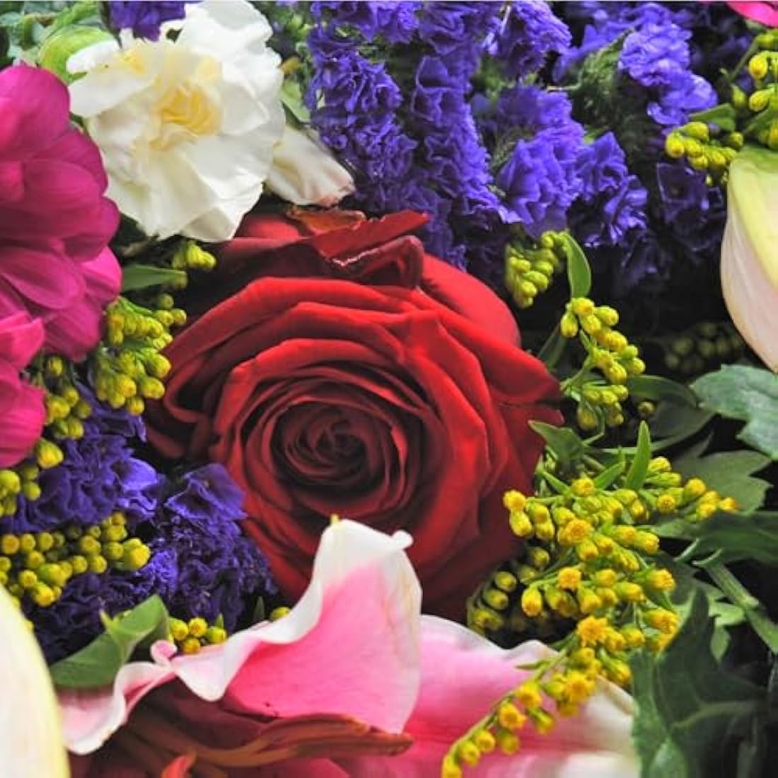 Fresh Flower Bouquet – Large Red Naomi Velvet Rose
