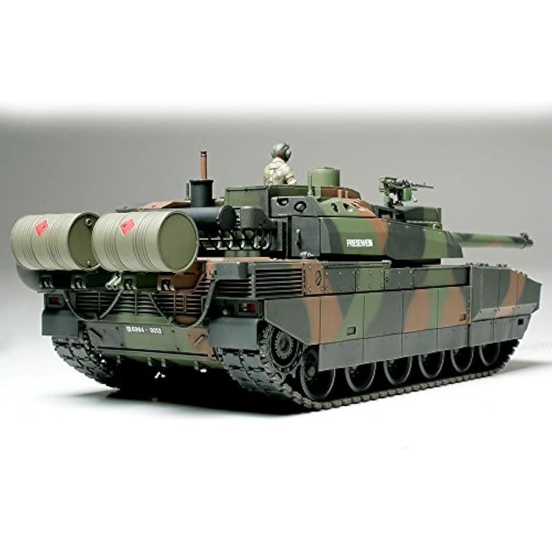 Tamiya 1:35 French Leclerc Series 2 Tank - Plastic Model Building Kit