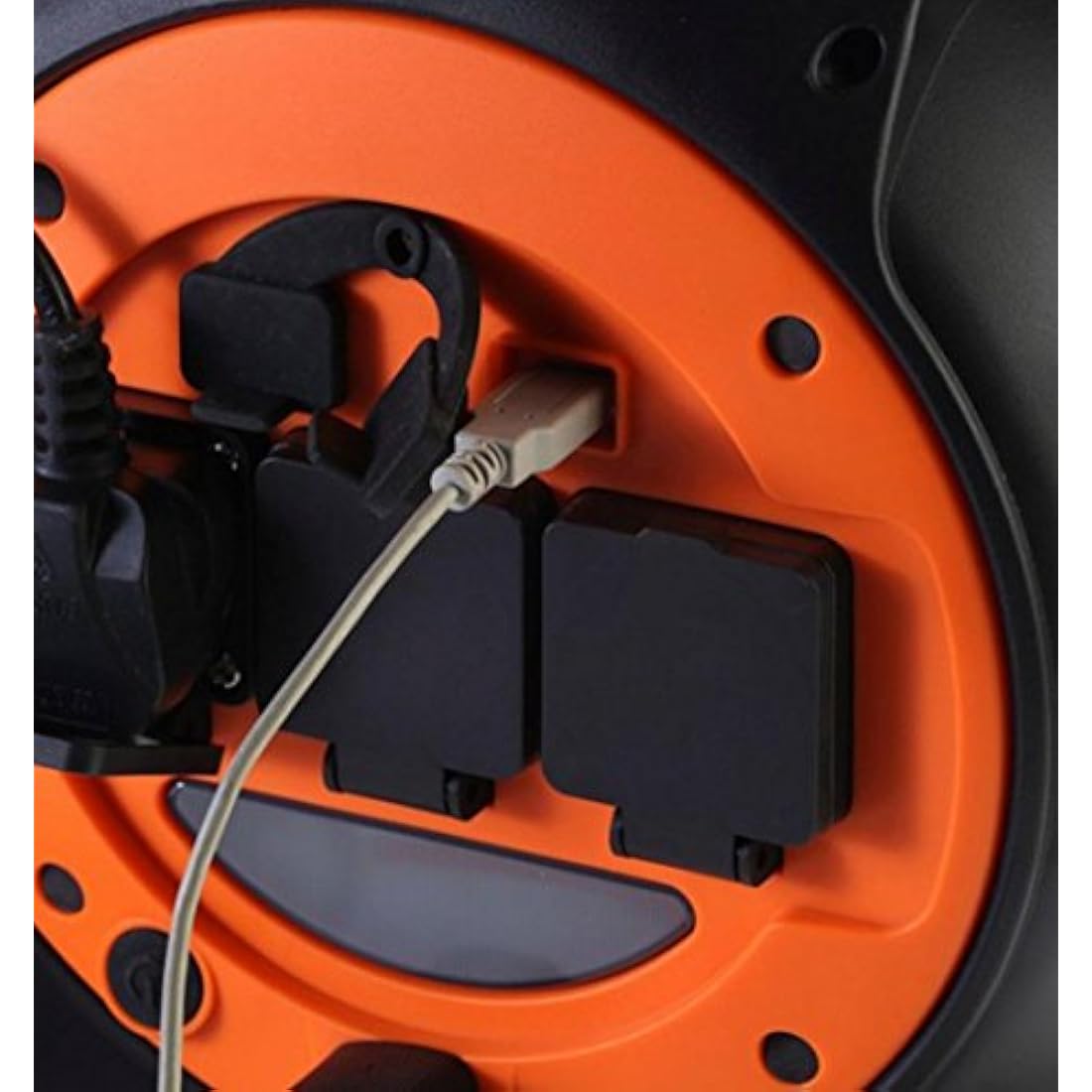 Vango Voltaic Roll Away Camping Extension Lead | 3 Sockets & 2 USB