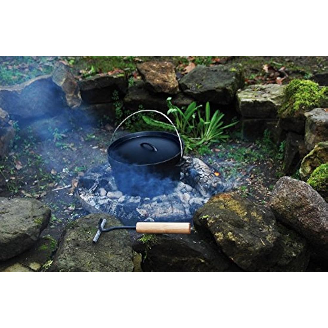 Fallen Fruits FF117 Cast Iron Dutch Oven for Outdoor Cooking, Black