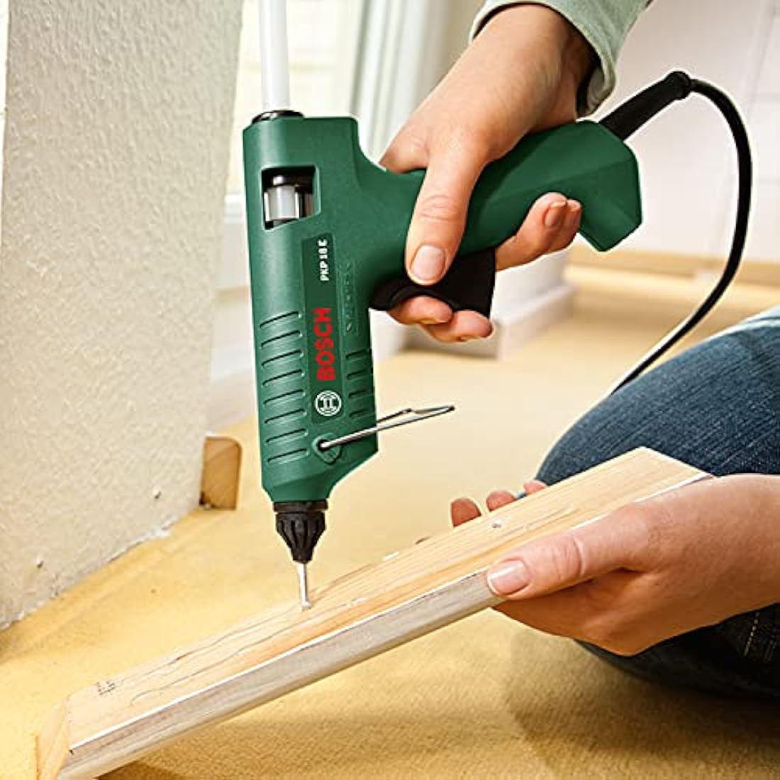 Bosch PKP 18 E Hot Glue Gun – Includes Extra-Length Nozzle & Glue Stick