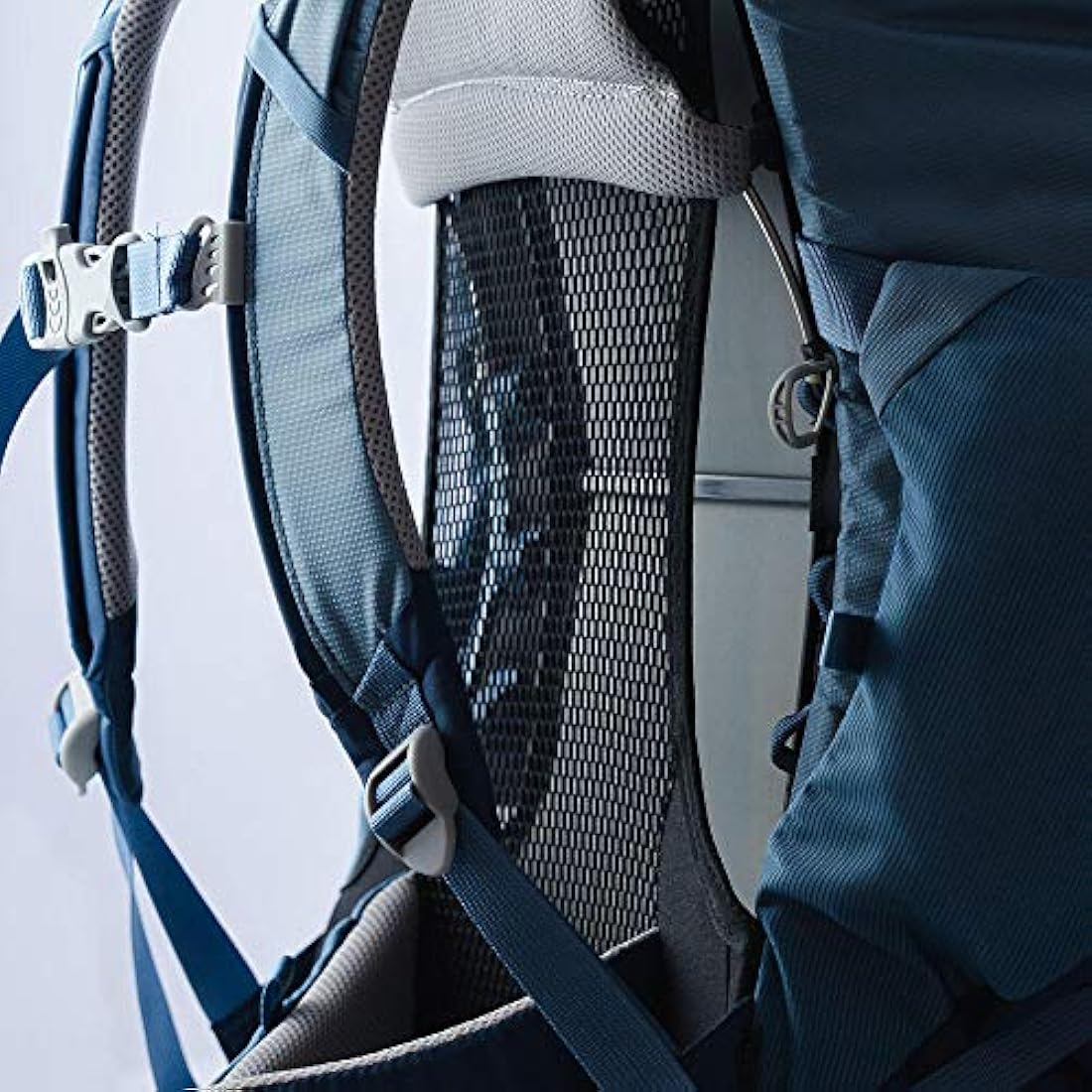 Osprey Ace 38 Youth Hiking Pack – Ventilated Mesh Backpack for Kids