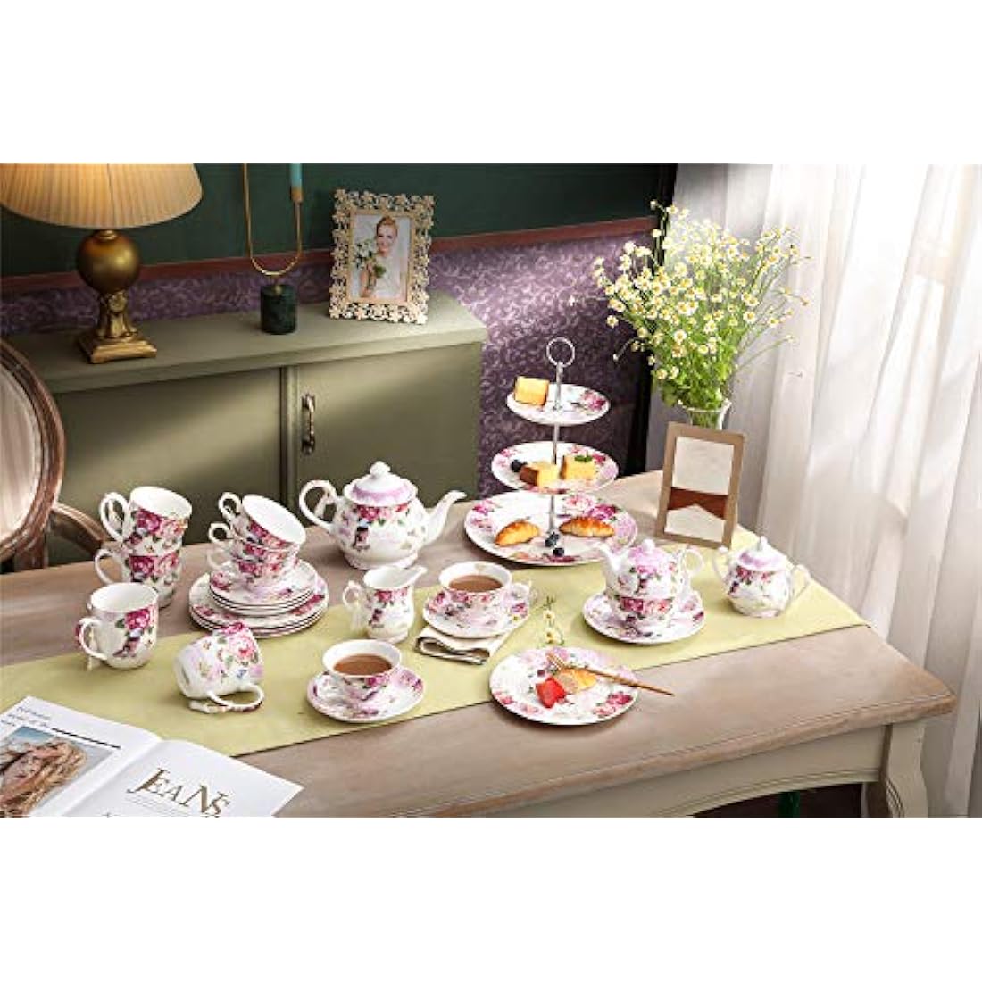 London Boutique Vintage Bone China Tea Cup and Saucer Set - 4 Piece