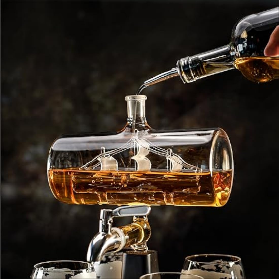 Whisiskey Ship Whiskey Decanter Set - 1100ml Carafe with 4 Glasses