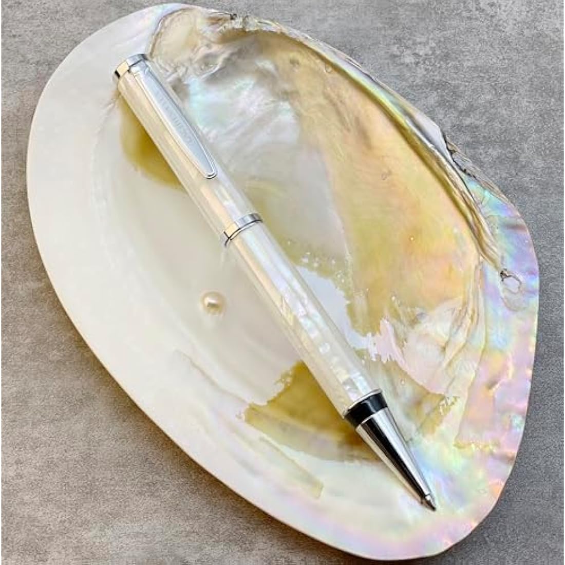 Mother of Pearl Luxury Ballpoint Pen – White Shell Metal