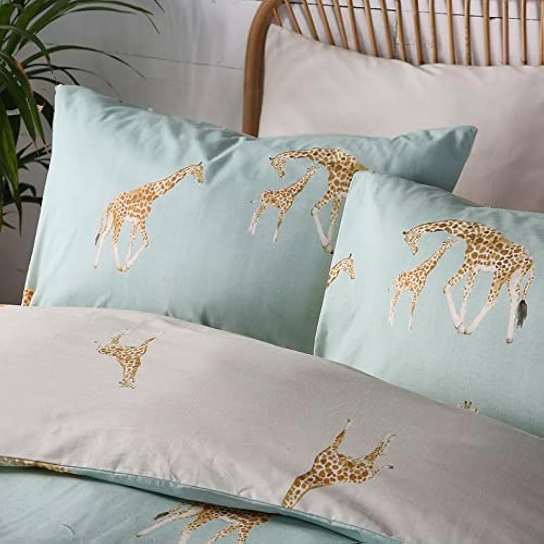 Fusion Milo Giraffe Reversible Duvet Cover Set - Duck Egg Single Bed