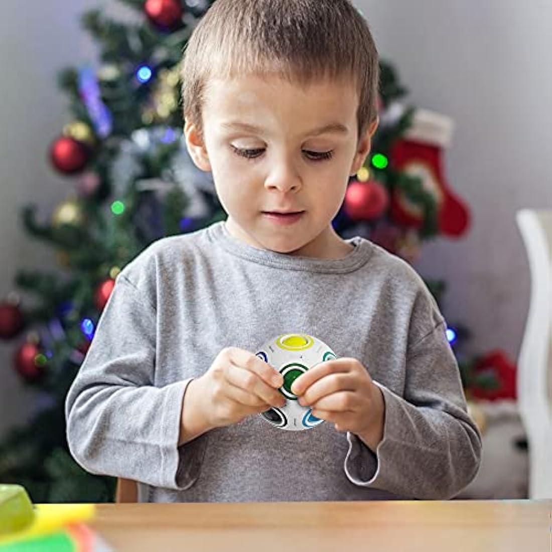 ROXENDA Magic Rainbow Ball Puzzle 4-Pack – 12-Hole Fidget Brain Teaser