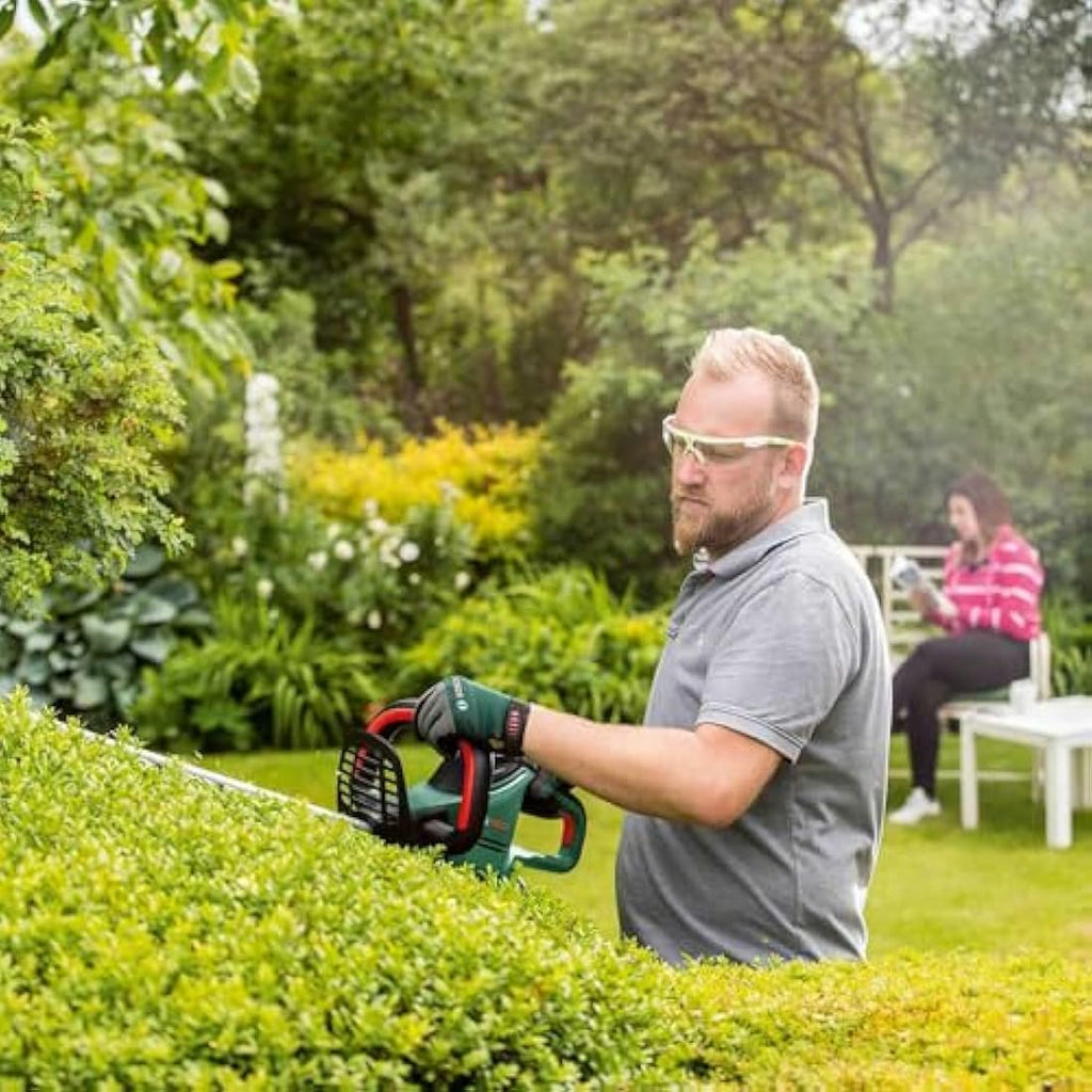 Bosch UniversalHedgeCut 50 – 480W Electric Hedge Trimmer, 50cm Blade