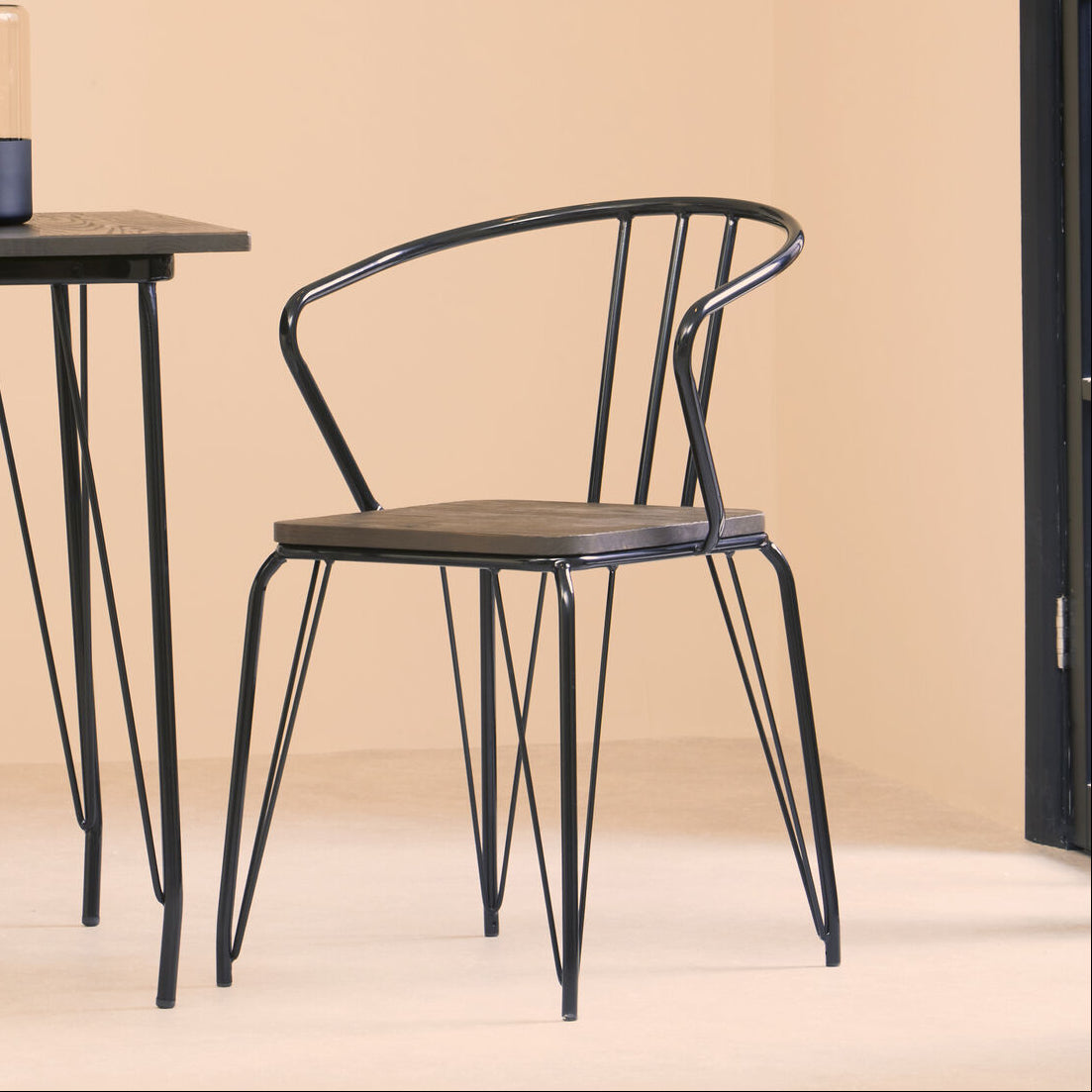 Orsina District Armchair – Industrial Black Metal and Elm Wood Dining Chair