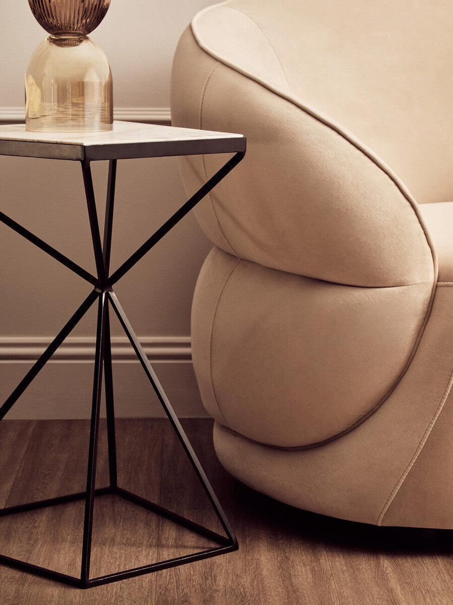 Orsina Shalimar Side Table – Natural Marble Top & Trapezoid Iron Base