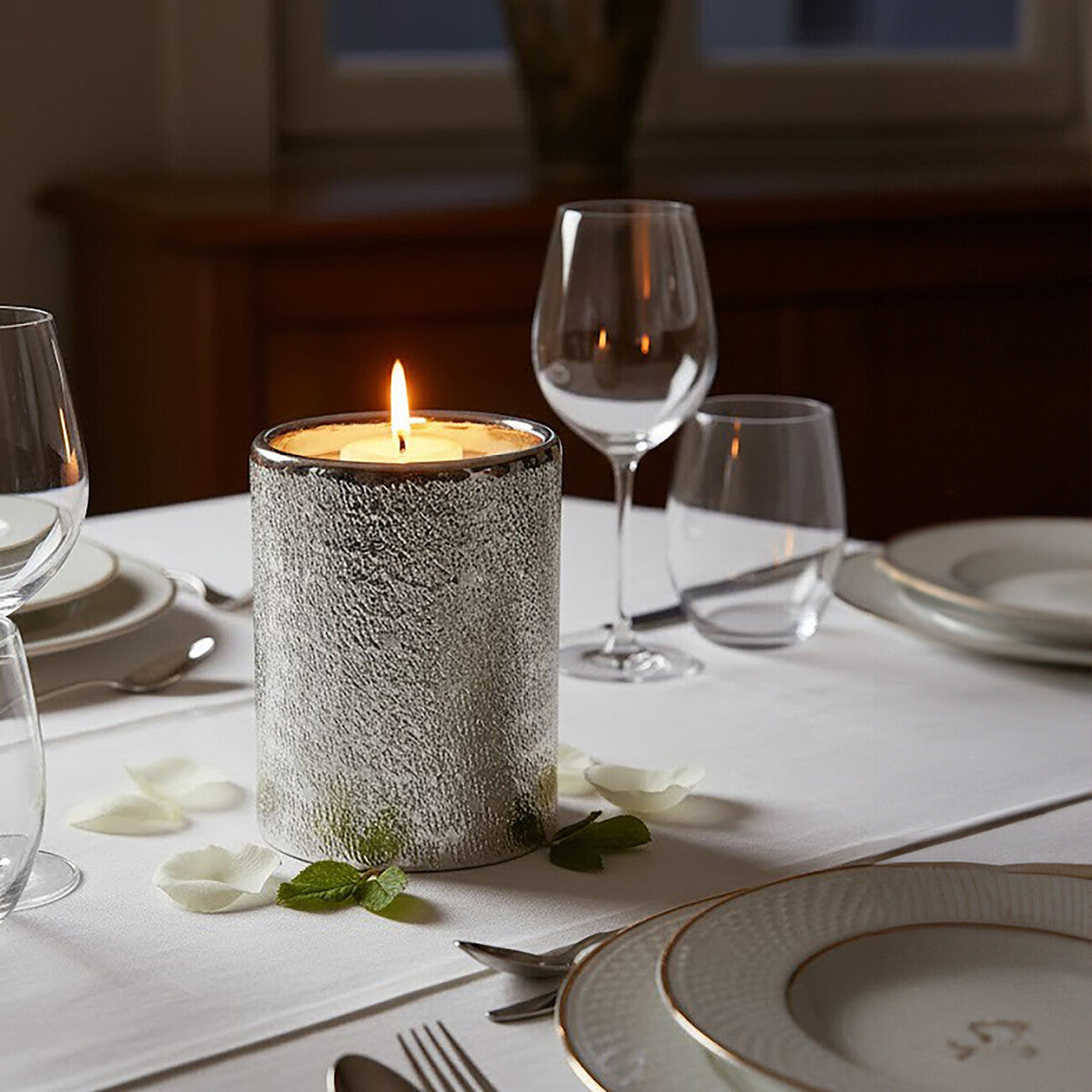 Orsina Safia Small Silver Aluminium Candle Holder – Hammered Metal