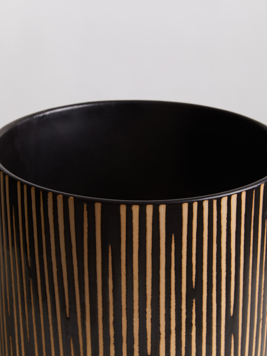 Orsina Kiso Small Ceramic Planter – Black and Cream Textured Vase