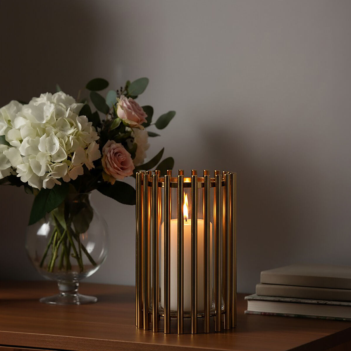 Orsina Martina Medium Candle Holder – Metallic Round Cage Pillar Stand