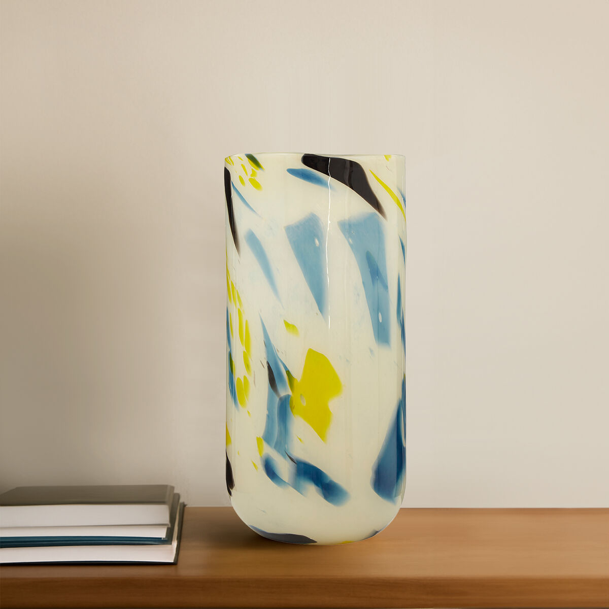 Orsina Carra Large Abstract Glass Vase – Off-White Terrazzo Design