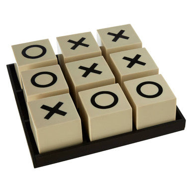 Orsina Large Noughts and Crosses Game – Black and White Resin Set