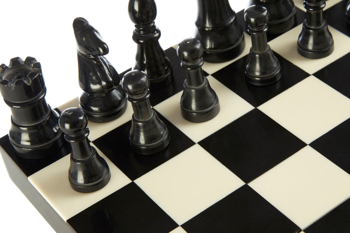Orsina Foldable Chess Set – Black and White Resin Strategy Game