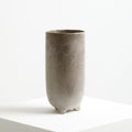 Orsina Calcita Natural Speckled Small Stoneware Vase – 4-Footed