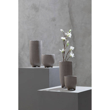 Orsina Calcita Natural Speckled Ceramic Planter – Small Footed Pot