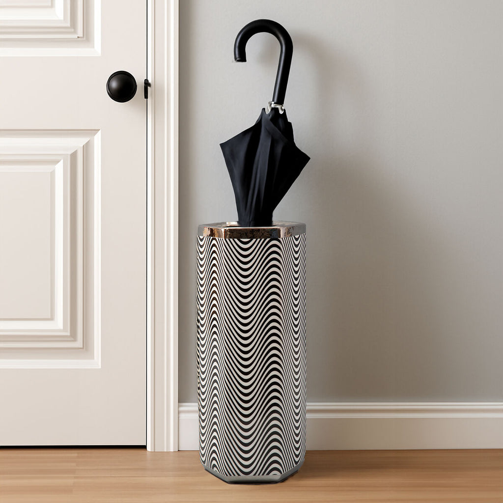 Orsina Celeste Porcelain Umbrella Stand – Black and White Wavy Pattern