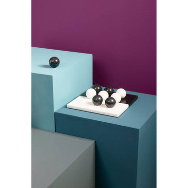 Orsina Flos Marble Tic Tac Toe Game – Modern Black and White Decor