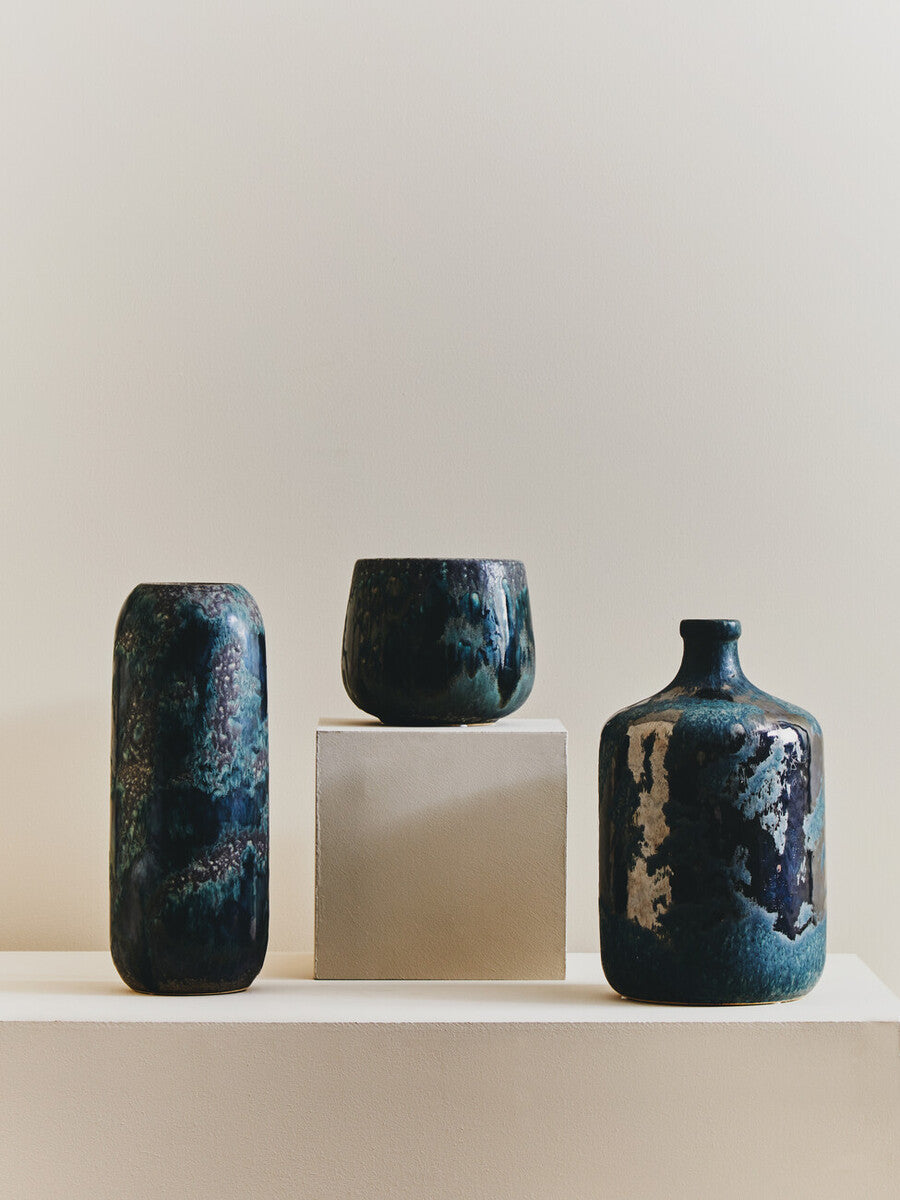 Orsina Silas Green Glazed Stoneware Vase – Modern Sculptural Decor
