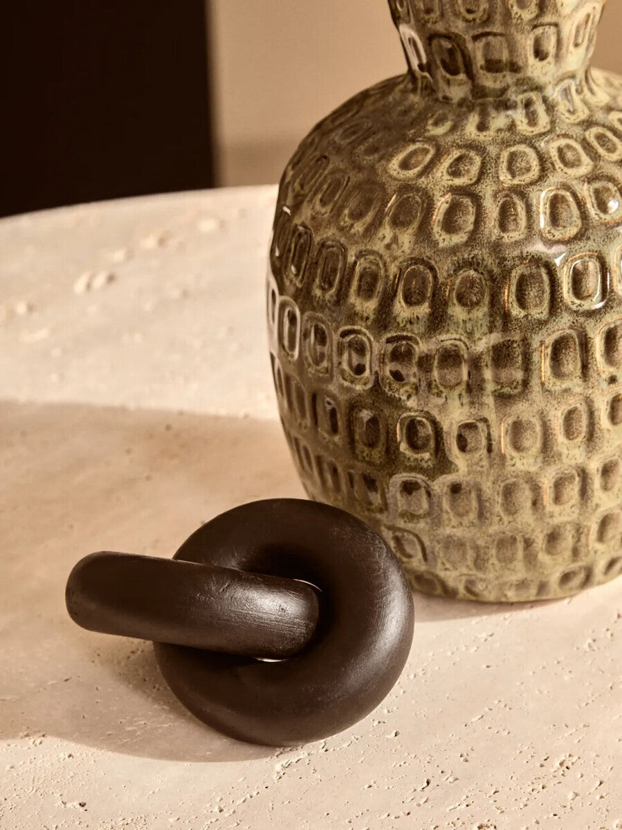 Orsina Yana Large Green Ceramic Vase – Textured Stoneware Centerpiece