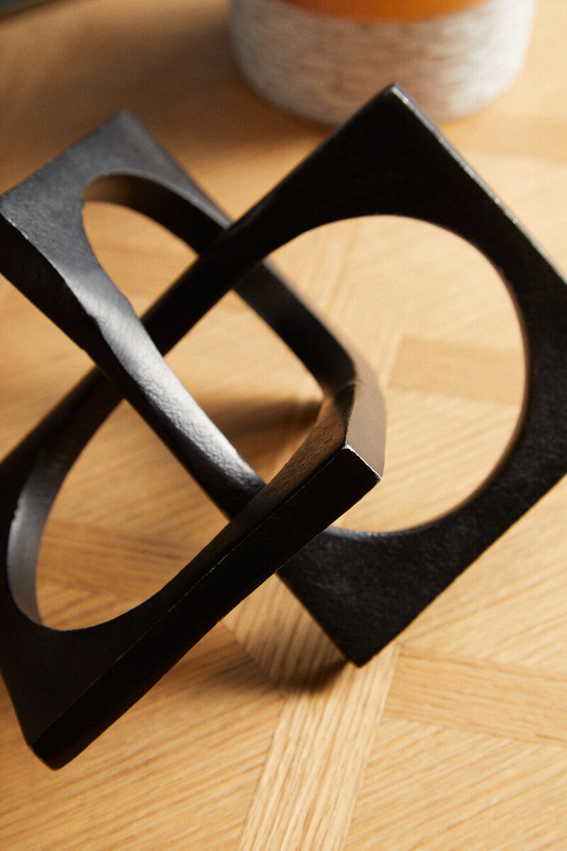 Orsina Prato Square Knot Sculpture – Matte Black Aluminium Decor