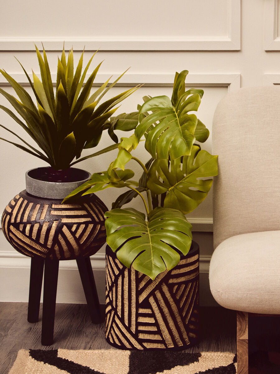 Orsina Darnell Modern Planter – Black Vessel with Natural Wood Stand