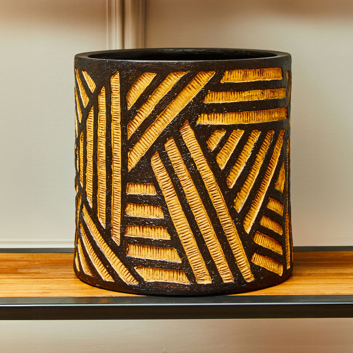 Orsina Darnell Modern Planter – Black Vessel with Natural Wood Stand