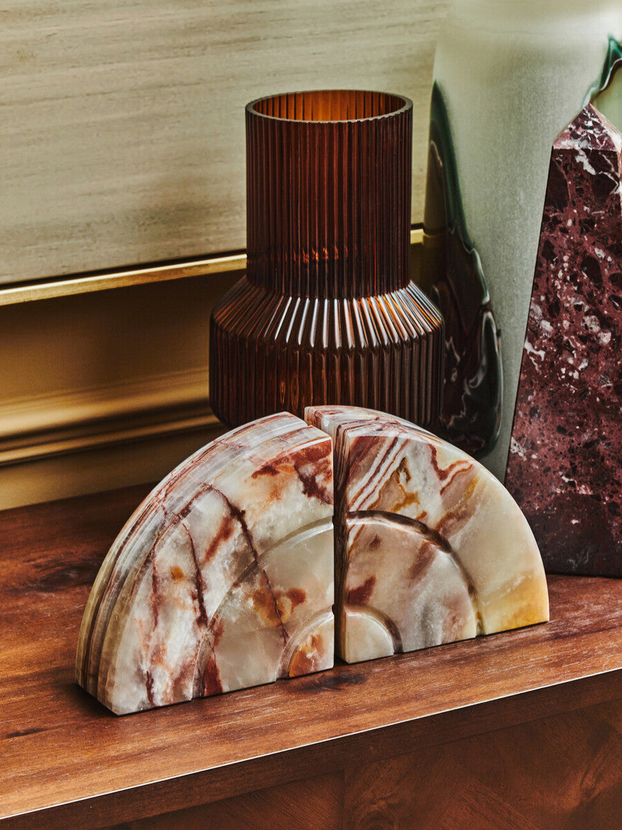 Orsina Salmo Small Red Marble Obelisk – Sculptural Home Decor Accent
