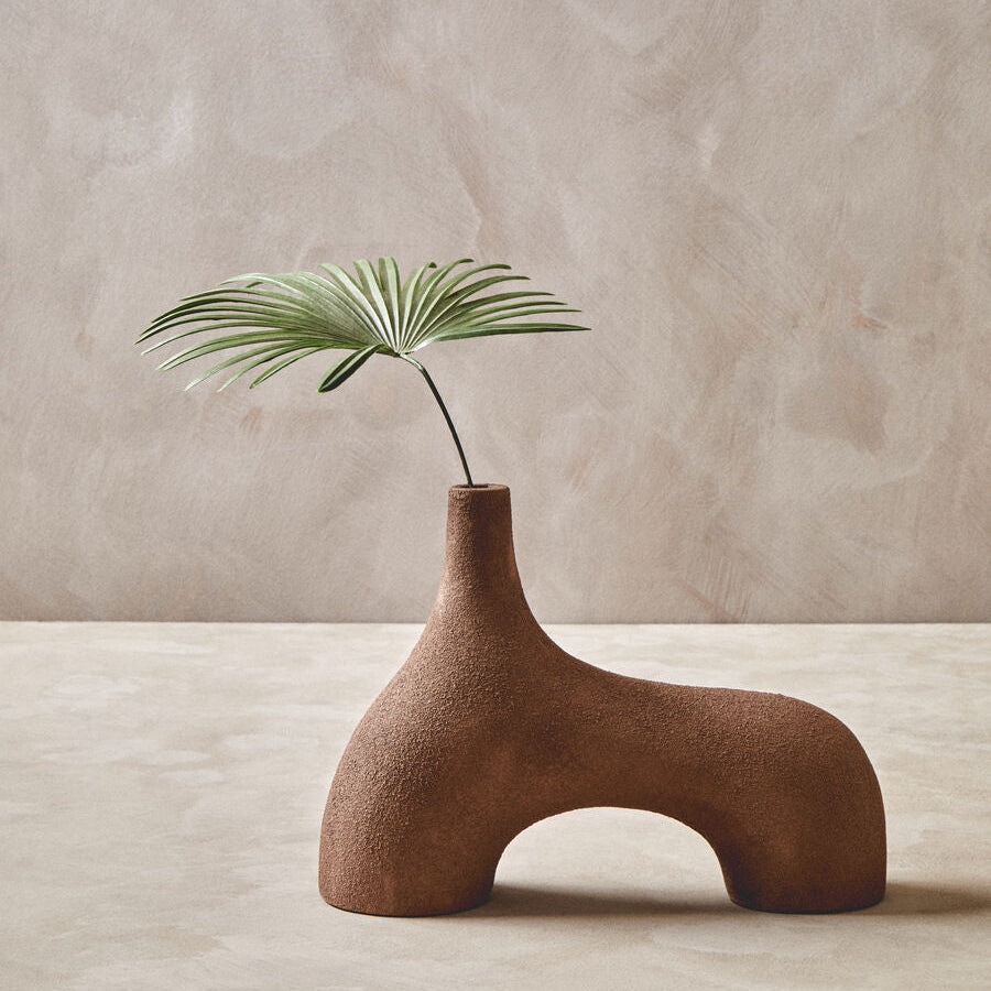 Orsina Dunas Small Beige Abstract Vase – Textured Aluminium Decor