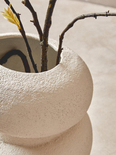 Orsina Dunas Small White Bubble Vase – Textured Aluminium Modern Decor