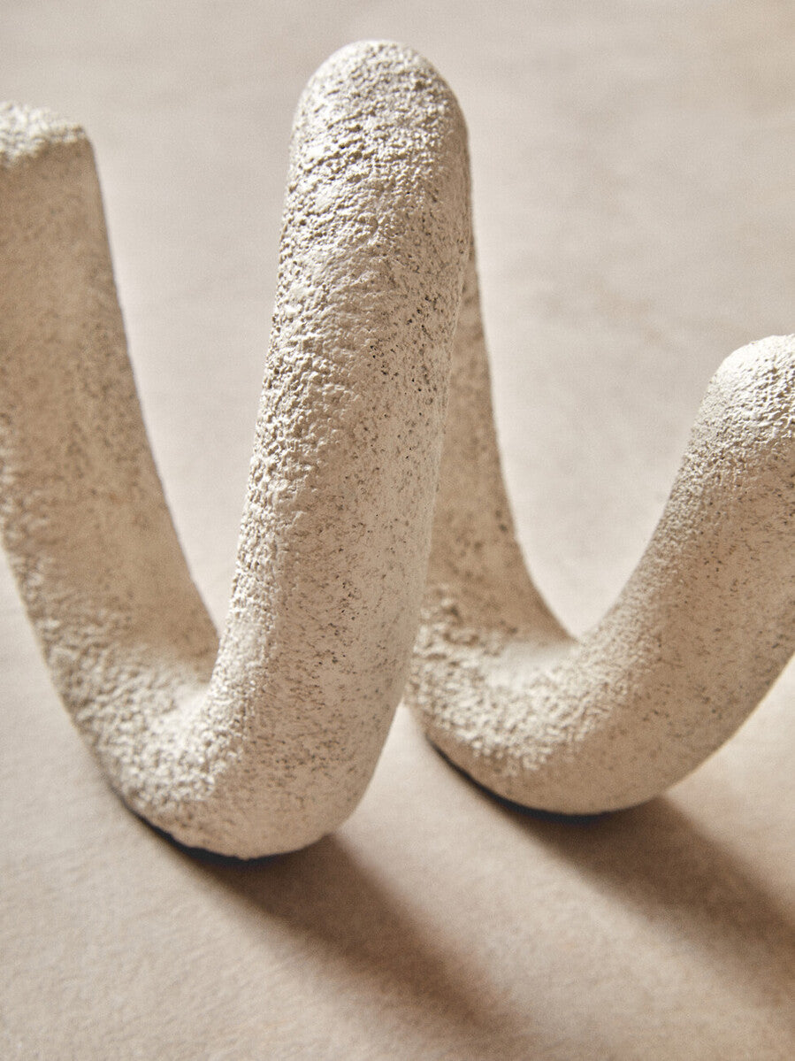 Orsina Dunas Small White Loop Sculpture – Textured Modern Home Decor