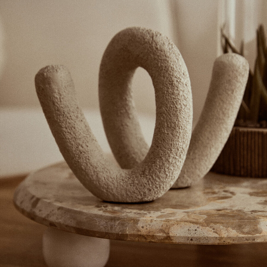 Orsina Dunas Small White Loop Sculpture – Textured Modern Home Decor