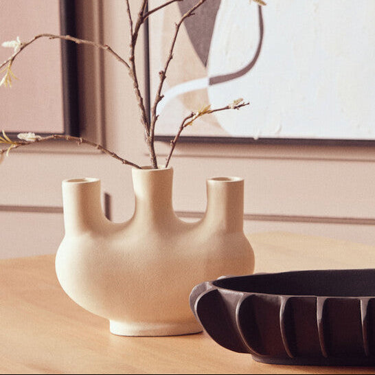 Orsina Hapax Small Cream Aluminium Vase – Nordic Geometric 3-Neck Design