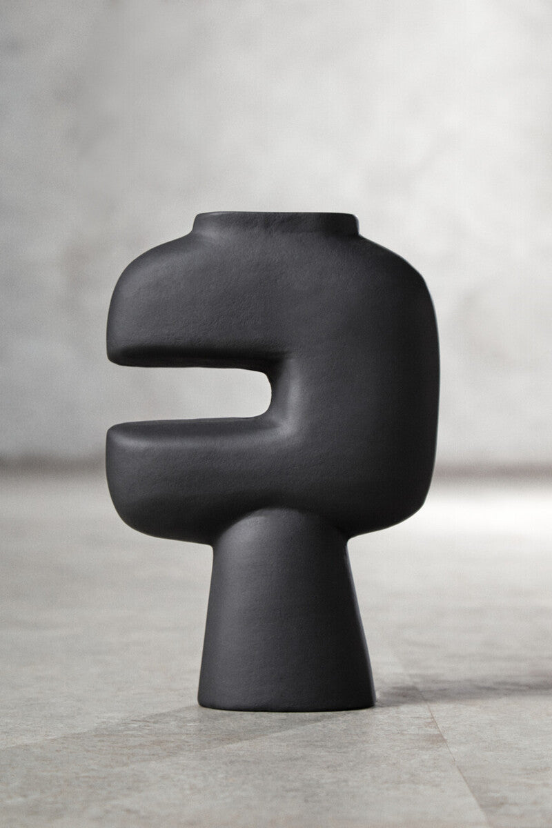 Orsina Hapax Abstract Small Black Aluminium Vase – Modern Decor