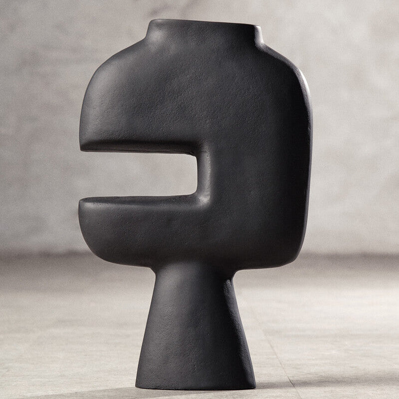 Orsina Large Matte Black Abstract Vase – Modern Aluminium Decor