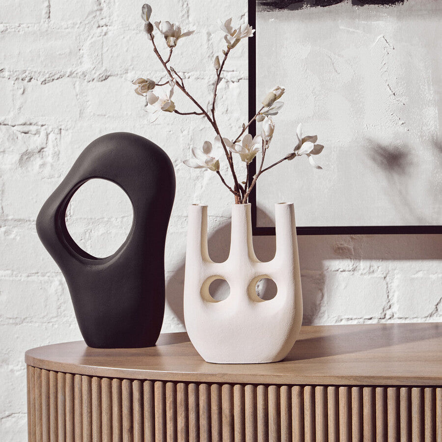 Orsina Hapax Abstract Sculpture – Matte Black Aluminium Modern Decor