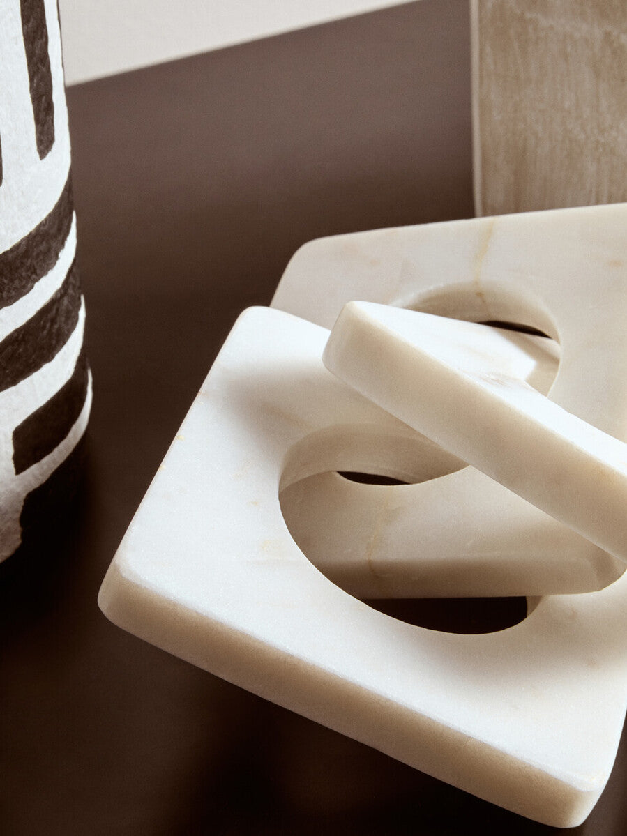 Orsina White Marble Three Link Chain – Sculptural Stone Home Decor