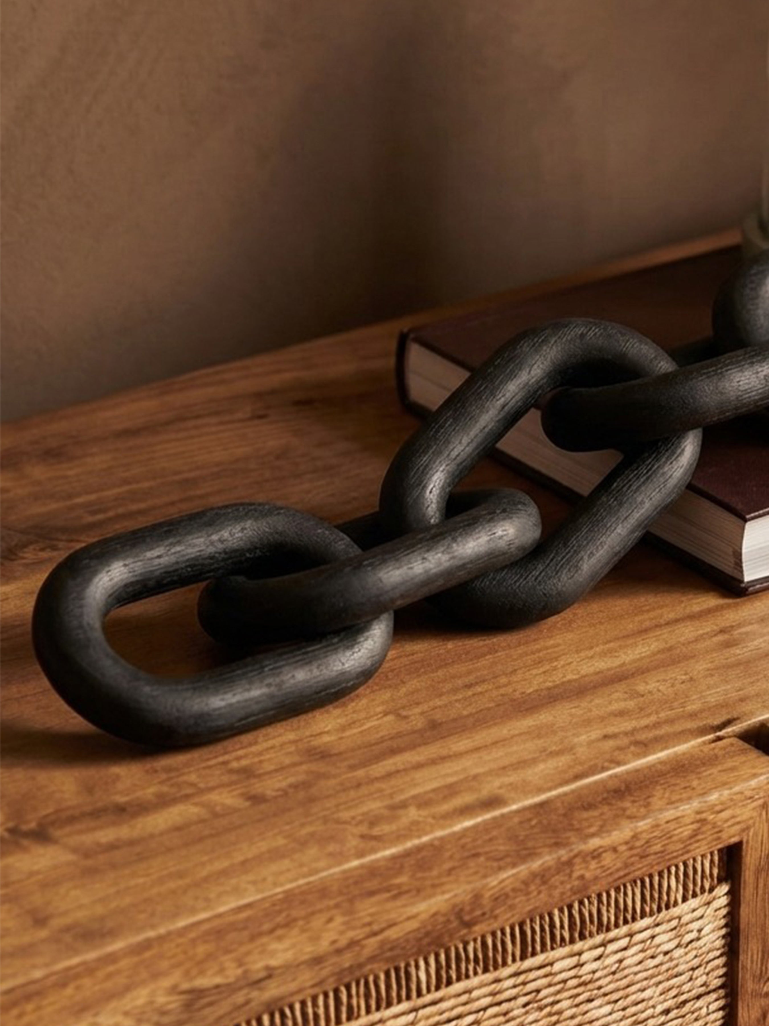 Orsina Cato Black Wood 5 Link Chain – Handcrafted Table Decor Sculpture