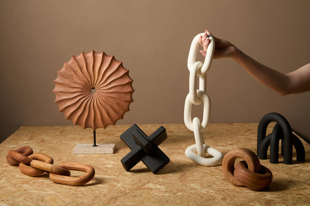 Orsina Cato White Wood 5 Link Chain - Handcrafted Modern Table Decor