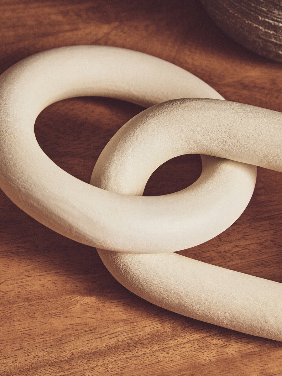 Orsina Cato White Wood 2-Link Chain Decor | Minimalist Coastal Accent