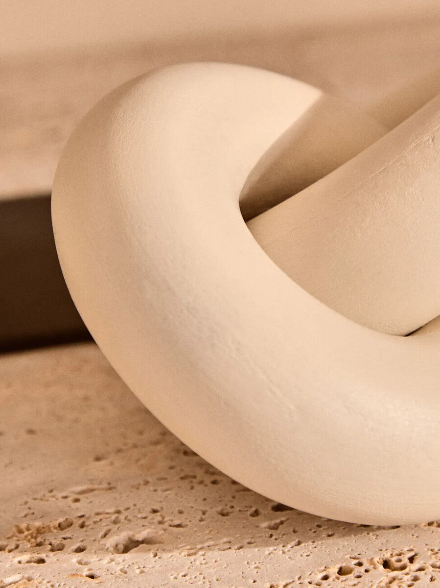 Orsina Cato White Wood Small Knot Decor – Modern Sculptural Ornament