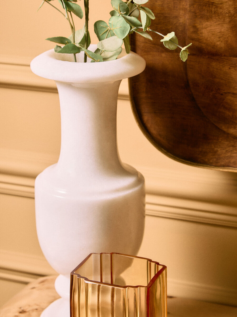 Orsina Zoro White Marble Vase – Elegant Urn Style Floral Centerpiece