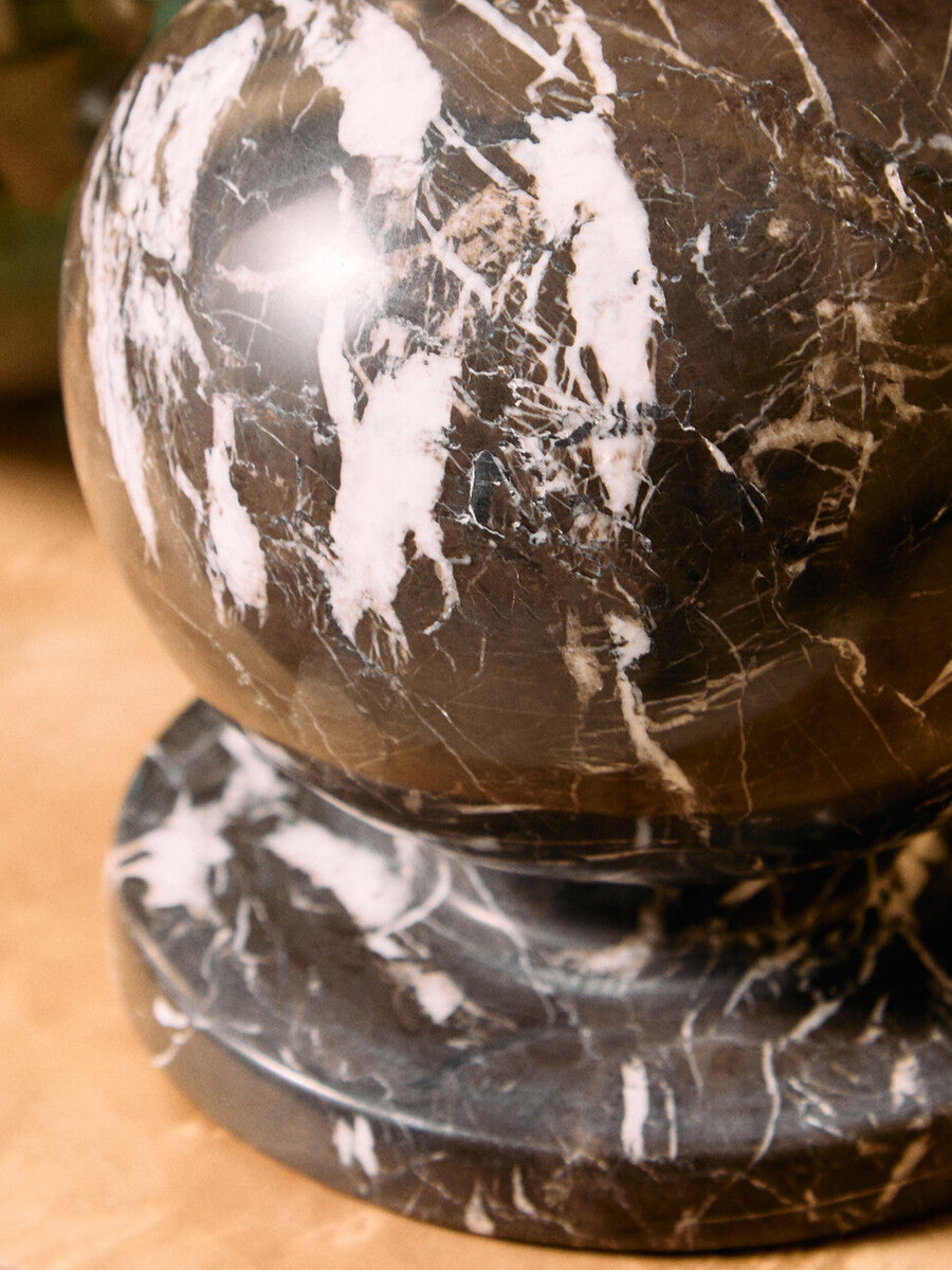 Orsina Zoro Black and White Veined Marble Ball Sculpture – 4 Inch