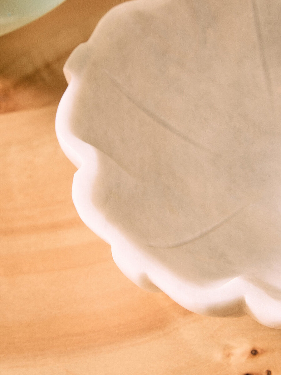 Orsina Zoro White Marble Lotus Bowl – Small Sculptural Catchall